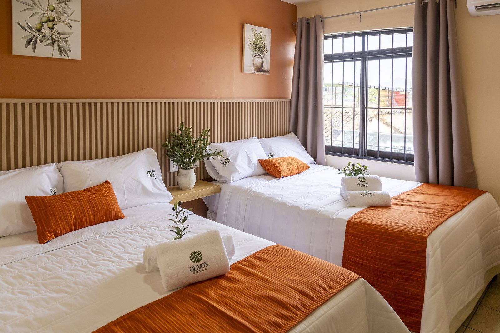 Habitación con dos camas matrimoniales